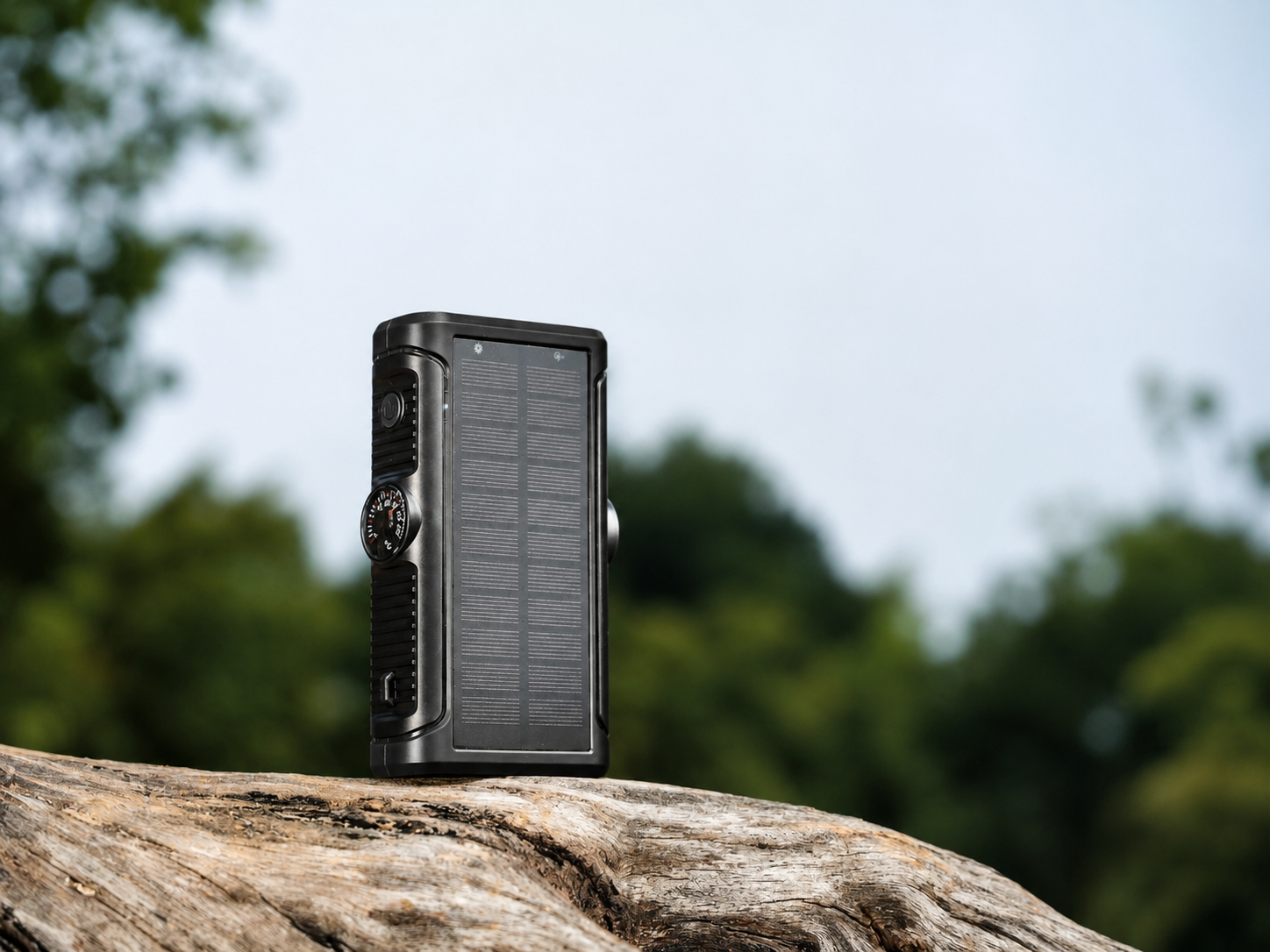 پاوربانک خورشیدی پاورولوژی Helio Lux 20000mAh مدل - زاویه سهرخ برای نمایش حجم محصول