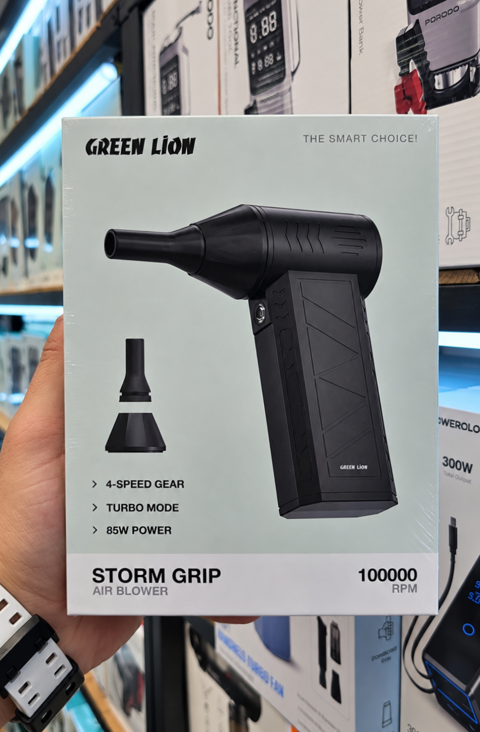 دمنده هوا گرین لاین مدل Storm Grip - مقایسه اندازه محصول با اشیای روزمره