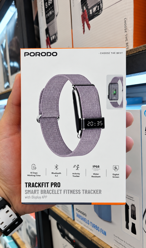 دستبند هوشمند پرودو Trackfit Pro با نمایشگر - تصویر محصول به همراه لوازم جانبی همراه